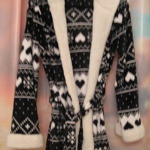 Hooded belted velvety plush tribal hearts robe NWT L/XL 12-14 Larea by Rue21